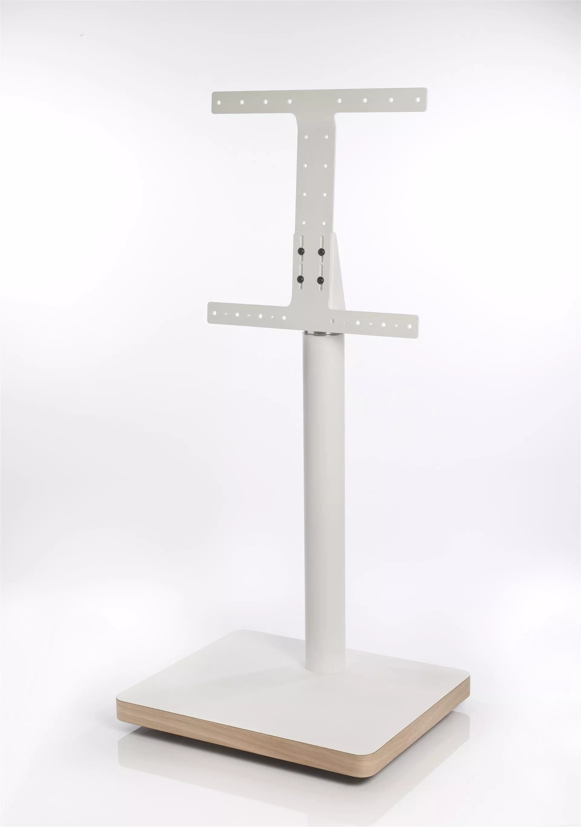 BS 15 TV-stand eg - skjulte hjul